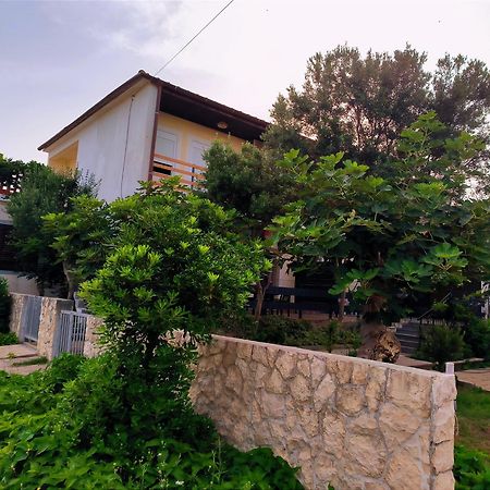 Apartments Orlic Povljana Exterior photo